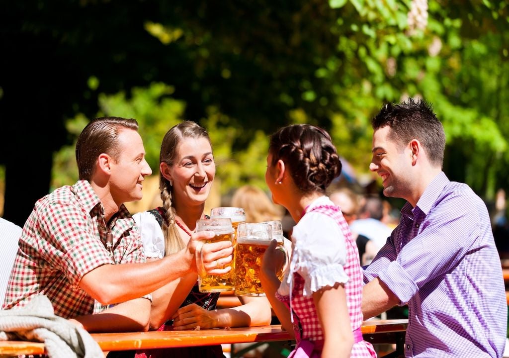 Biergarten Sommerwetter Freunde Familie Biergarten Sommerwetter Freunde Familie