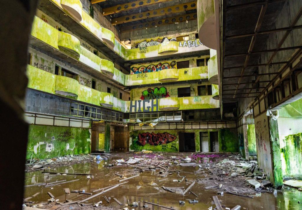 hotel abandonado Monte Palace, em Açores
