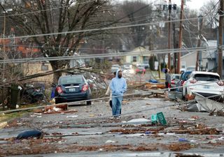 Estados Unidos: ao menos 3 tornados provocam destruição e mortes 