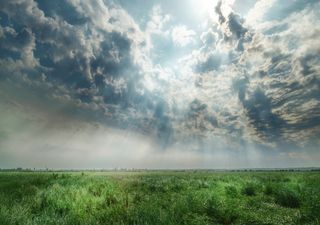 Dry start to week but heavy rain forecast for UK later on