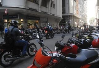 Motociclistas no Brasil: homens são duas vezes mais infratores do que as mulheres