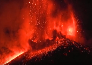 Mount Etna eruption disrupts flights in Catania and coats city in ash