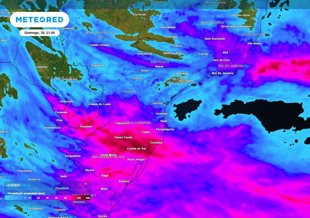 Previsão de acumulados totais de chuva até o final do Domingo. Previsão de acumulados totais de chuva até o final do Domingo mostra acumulados significativos de chuva retornando ao Sudeste e uma frente fria formando grandes volumes no Sul.