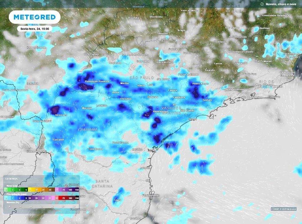 Previsão de precipitação (em mm) e nebulosidade (tons brancos) para sexta-feira (24) às 15h, segundo o modelo europeu ECMWF.