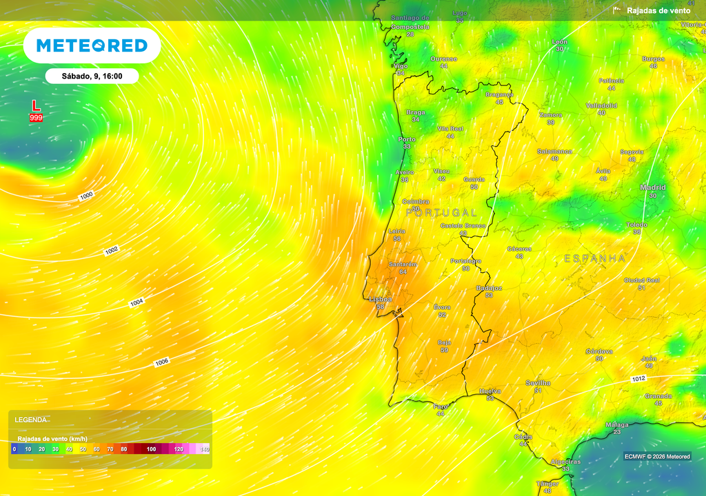Rajadas de vento previstas para a tarde de sábado, 9 de maio, evidenciam uma intensificação do fluxo de sul em Portugal continental, com valores entre 50 e 65 km/h em vários pontos do litoral oeste e terras altas, associados à influência de uma depressão atlântica posicionada a oeste da Península Ibérica.