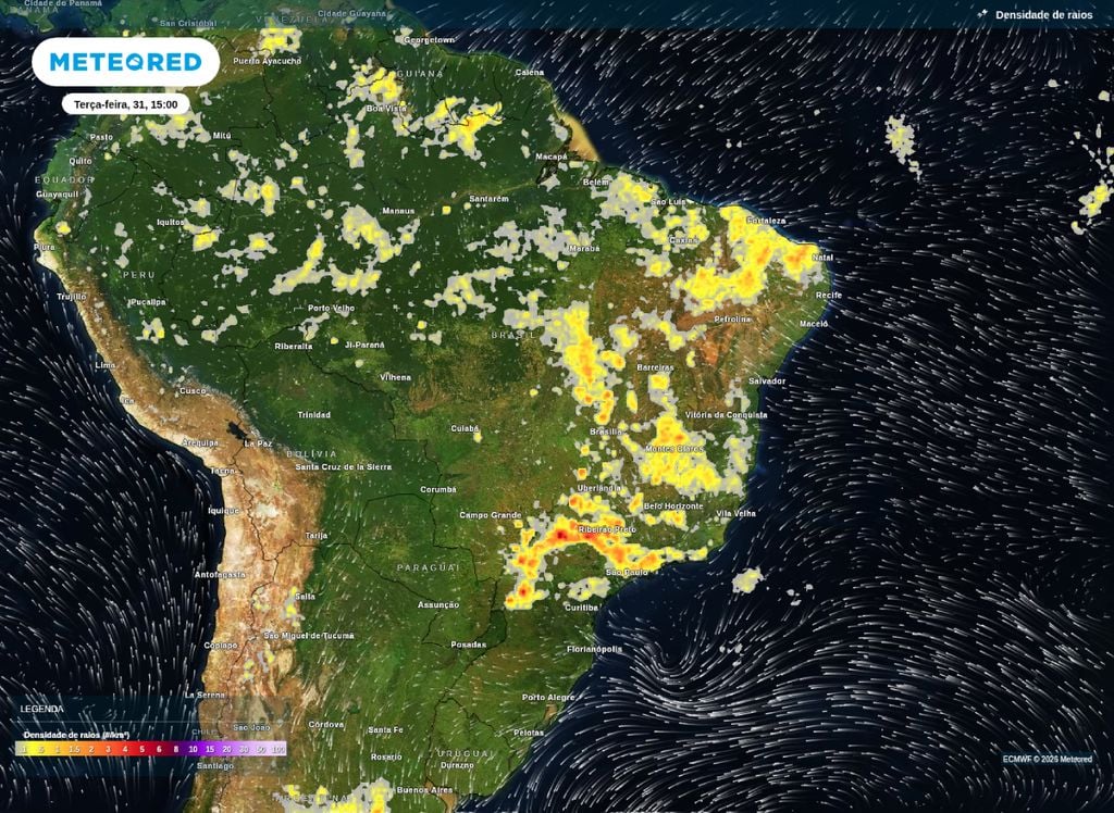 Mapa de densidade de raios nos mostra locais com maiores chances de tempestades na tarde da próxima terça-feira (31).