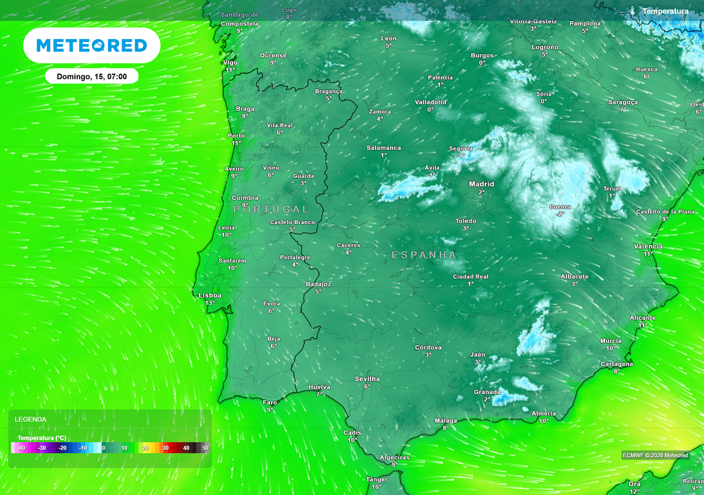 Contraste térmico acentuado: mínimas entre 0–4 °C no interior Norte e Centro e 9–13 °C junto ao litoral, evidenciando arrefecimento radiativo no interior.