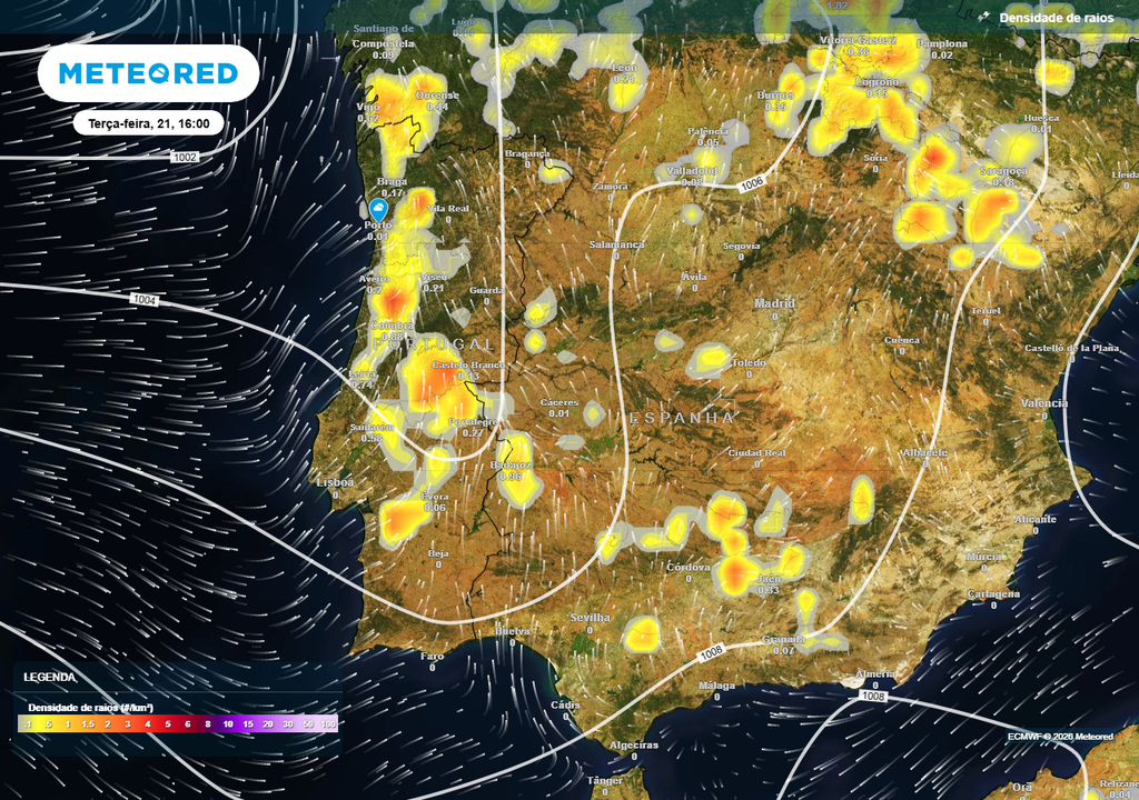 A última atualização do modelo europeu mantém a previsão de trovoadas no litoral e interior de boa parte de Portugal continental, reforçando a probabilidade de ocorrência deste fenómeno, especialmente durante a tarde da próxima terça-feira, 21 de abril.
