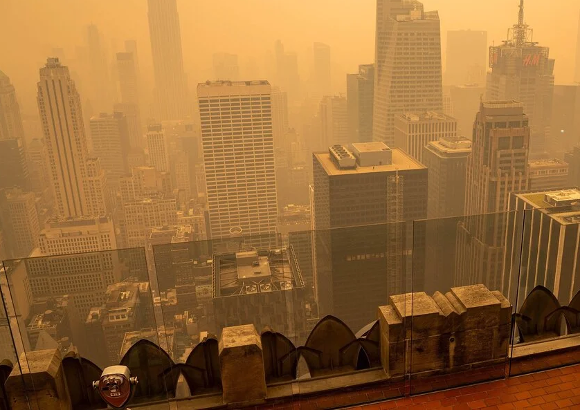 El humo de los incendios forestales de Quebec, Canadá, consumió Nueva Jersey y la ciudad de Nueva York en junio de 2023. (Crédito de la imagen: Anthony Quintano / Wikimedia Commons)