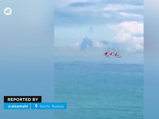 Curioso efecto óptico muestra un barco volando en Rusia