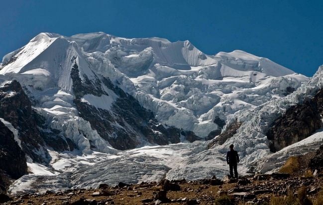 Muestras De Glaciares Bolivianos Para Archivos De Hielo