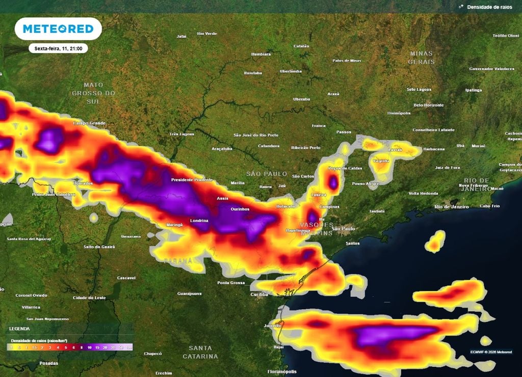 frente fria em SP Previsão de densidade de raio para a noite da sexta-feira, 11 de setembro, realçando as regiões com maior potencial de tempestades.