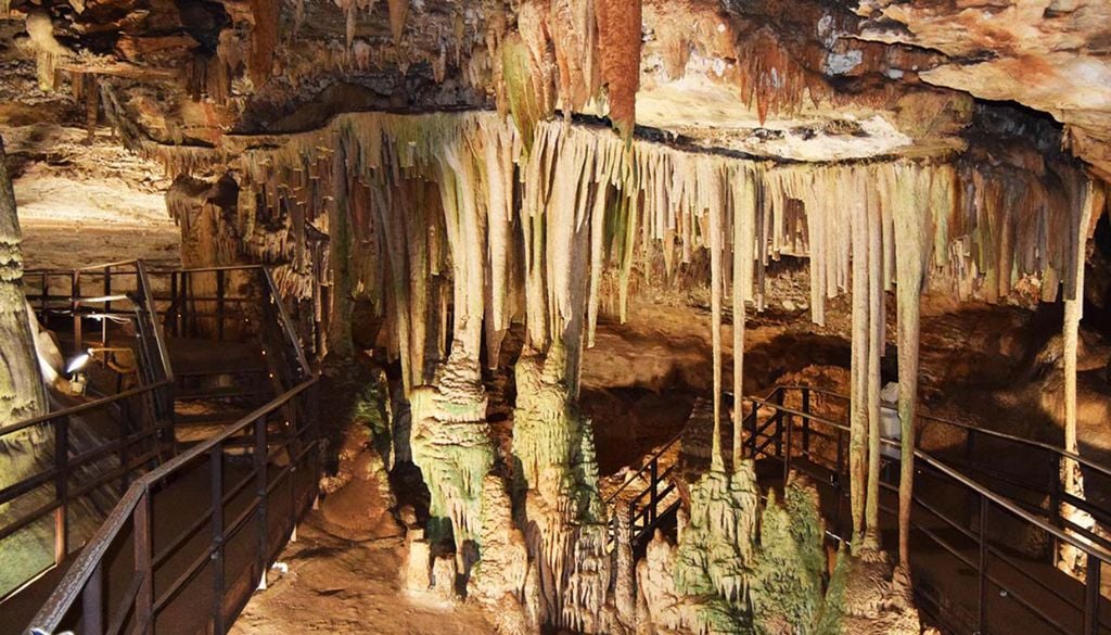 A Gruta Rei do Mato, em Sete Lagoas. Crédito: Blog Viagens e Caminhos.
