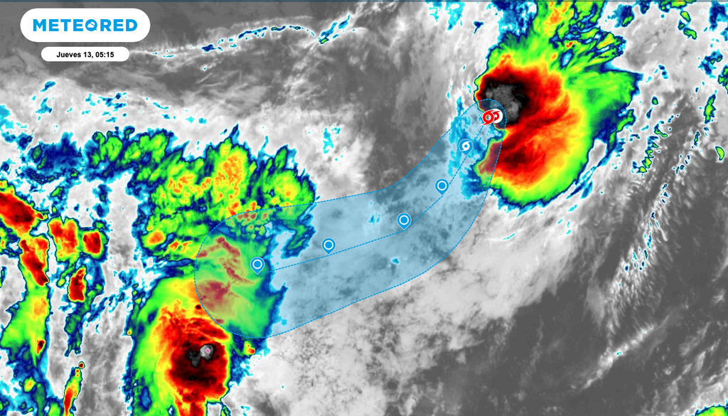 Imagen satelital de canal infrarrojo, muestra a la tormenta tropical Herman con la nubosidad convectiva en su periferia.