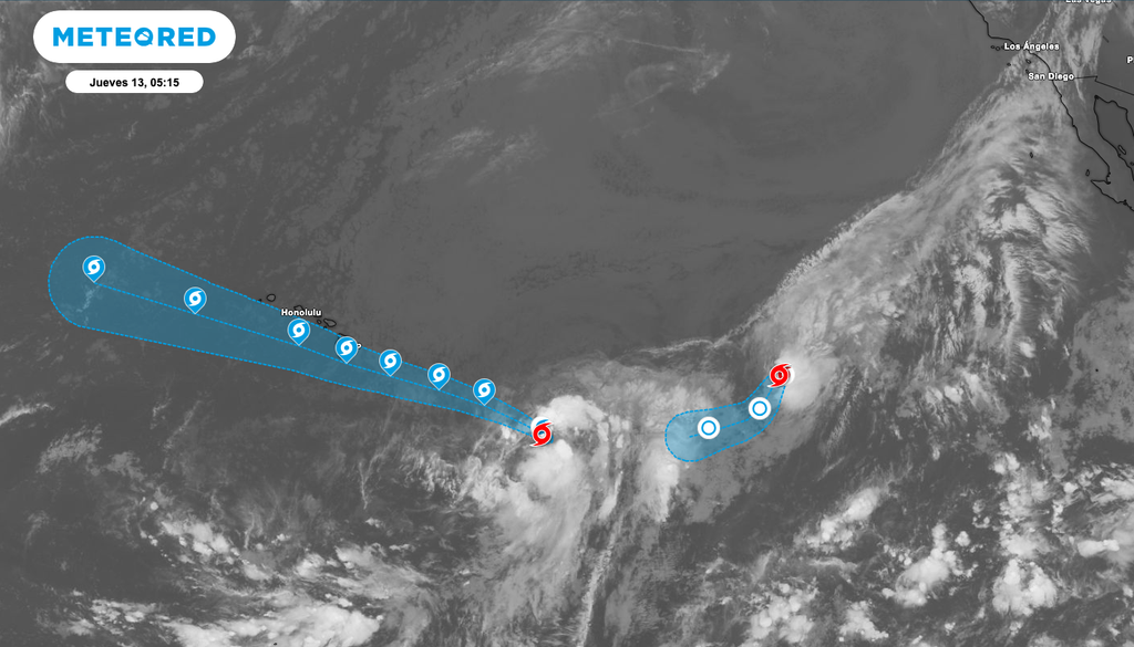 La imagen satelital, muestra la presencia de los 2 sistemas tropicales activos en la cuenca del Océano Pacífico Central.