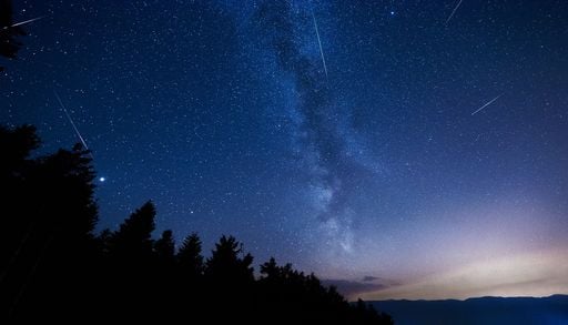 Nachtleuchtende Wolken: Besonderes Himmelsph&auml;nomen zieht alle Blicke auf sich