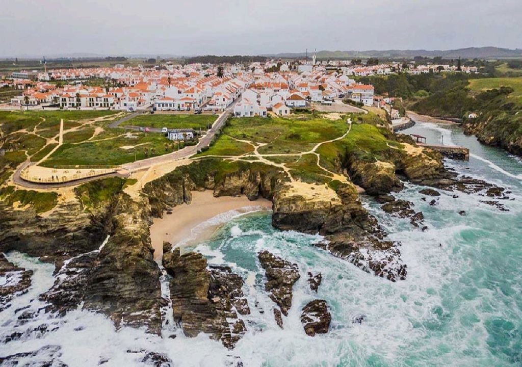 Porto Covo está intimamente ligado a Jacinto Fernandes Bandeira, comerciante abastado que fundou a povoação em finais do século XVII. Foto: ERTAR