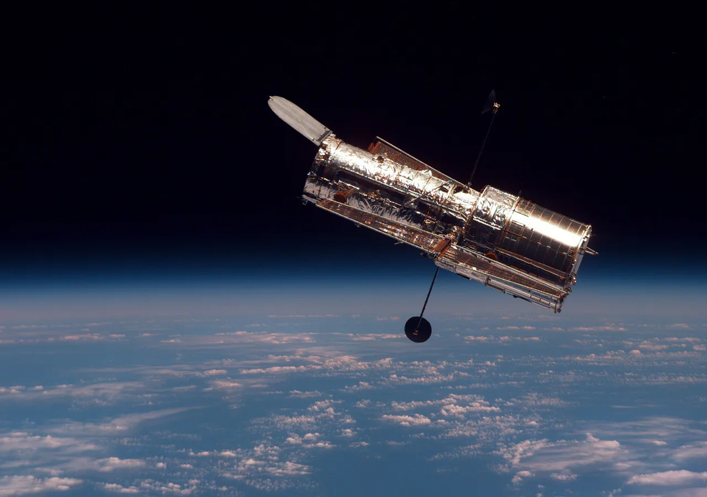 Hubble entrou em modo segurança e teve atividades científicas suspensas devido à glitch.