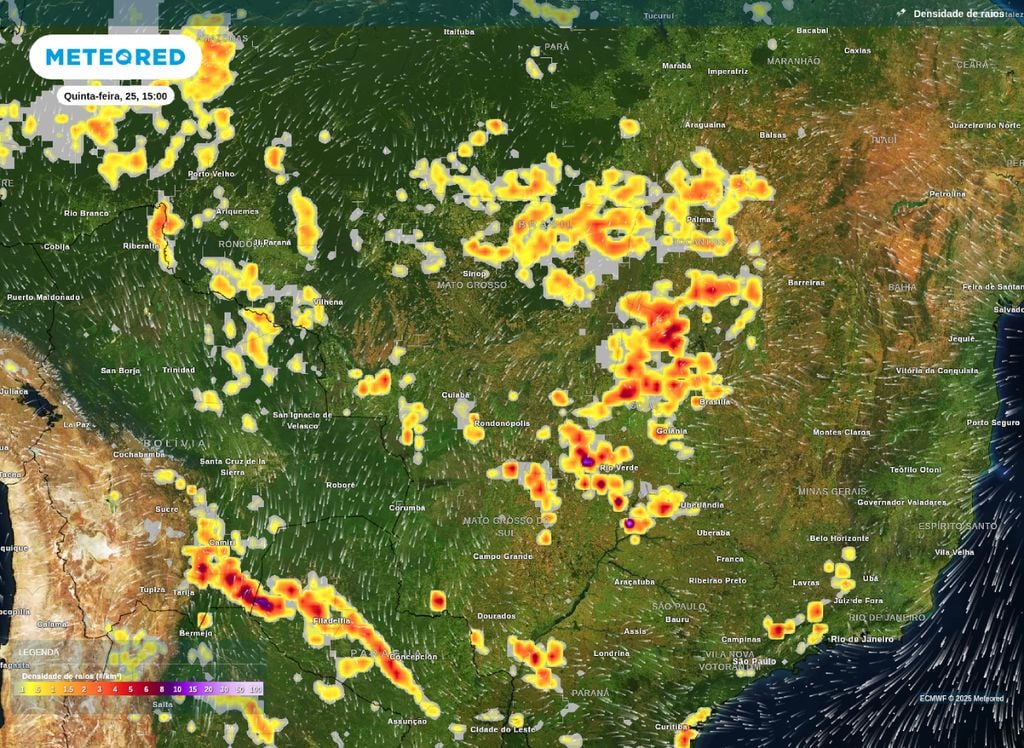 Mapa de densidade de raios mostra as áreas com maiores chances de tempestades.
