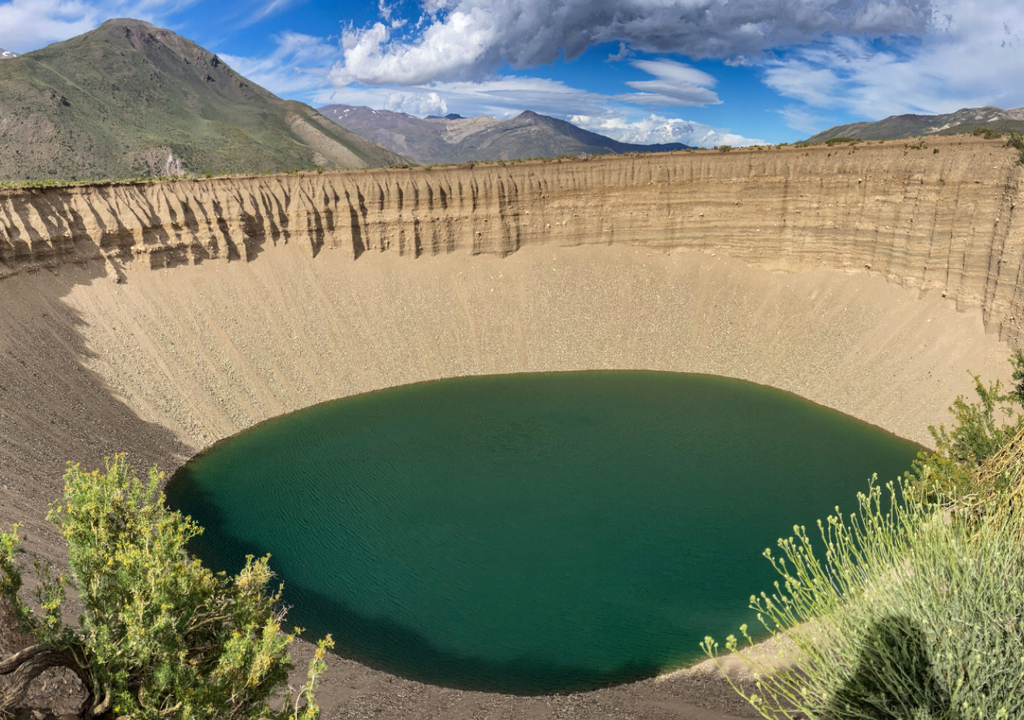 El Pozo de los Ánimas es una formación geológica maravillosa que se encuentra en la cordillera malargüina, en Mendoza.