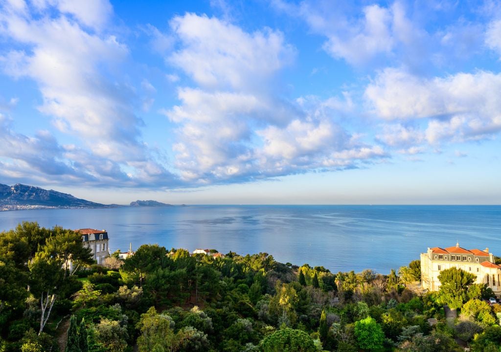 Vue de la colline du Roucas-Blanc sur la baie de Marseille