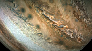 Observa cómo la nave espacial Juno pasó cerca de Júpiter a tan solo 3.500 km de las cimas de sus nubes