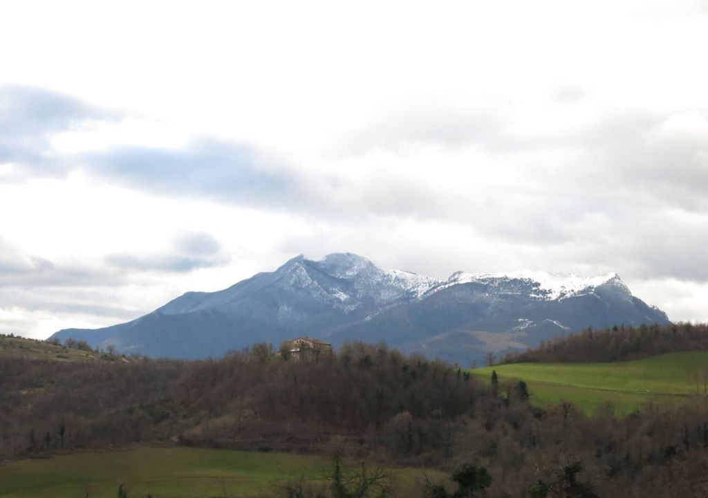 Monte della Strega coperto dalla neve.