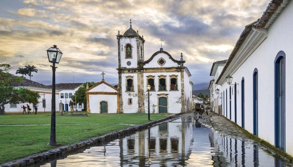 A Igreja de Santa Rita, cartão-postal da cidade de Paraty (RJ). Crédito: Divulgação.
