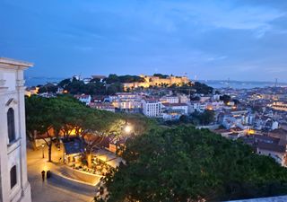 Neste convento lisboeta serve-se espumante e brinda-se ao pôr do sol