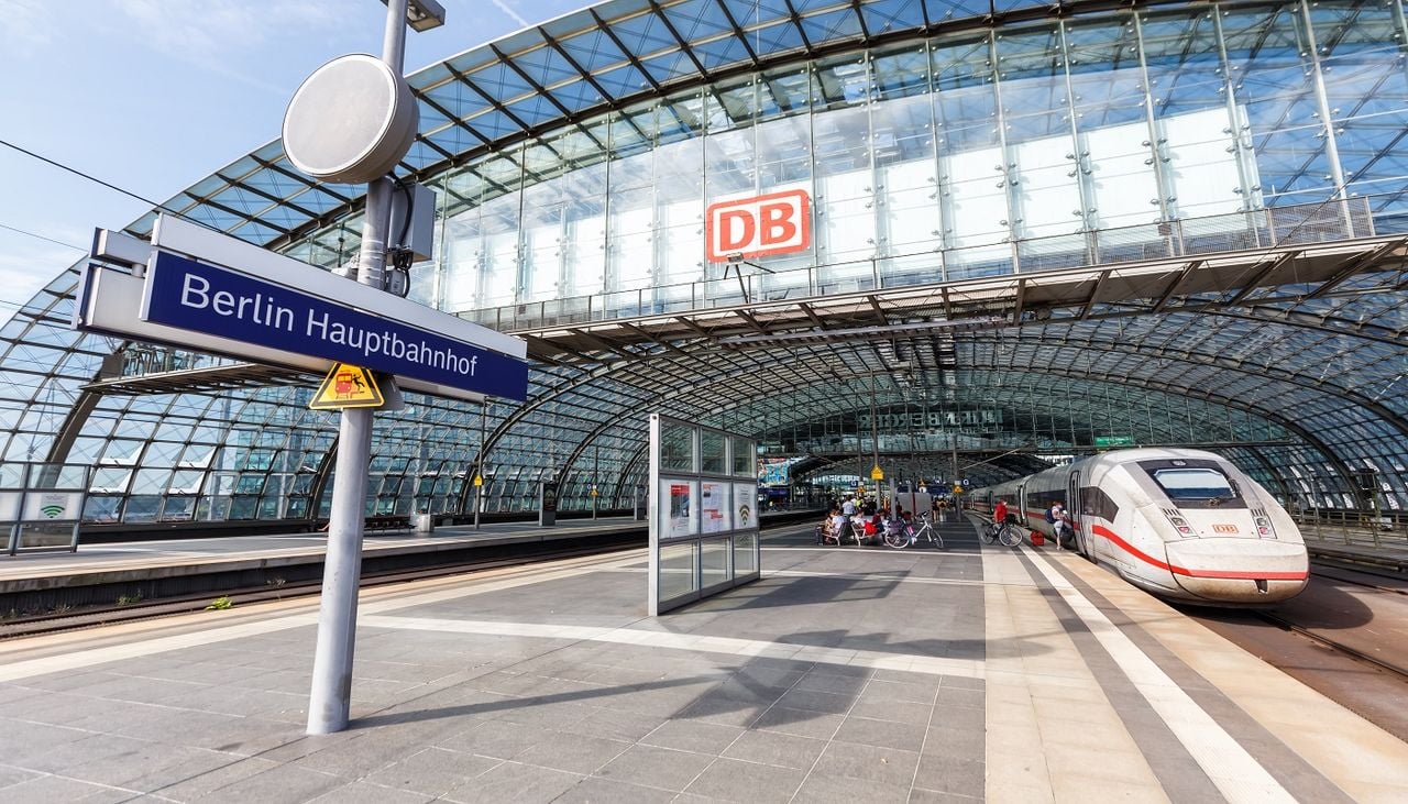Am Hauptbahnhof in Berlin wartet diesen Sommer eine besondere Aktion auf alle (Foto: Adobe Stock)