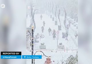 Impresionante nevada sorprende a los habitantes de Bolu en Turquía: el tráfico se detuvo por varias horas