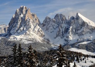 Cade sempre meno neve sulle Alpi, dimezzata in un secolo su gran parte del nord Italia: i risultati di uno studio