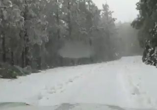 La neve imbianca le Isole Canarie, ecco i video!