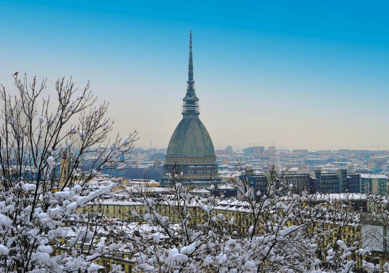 Neve in pianura da venerd&igrave;: possibili imbiancate a Milano e Torino, abbondanti nevicate sulle Alpi