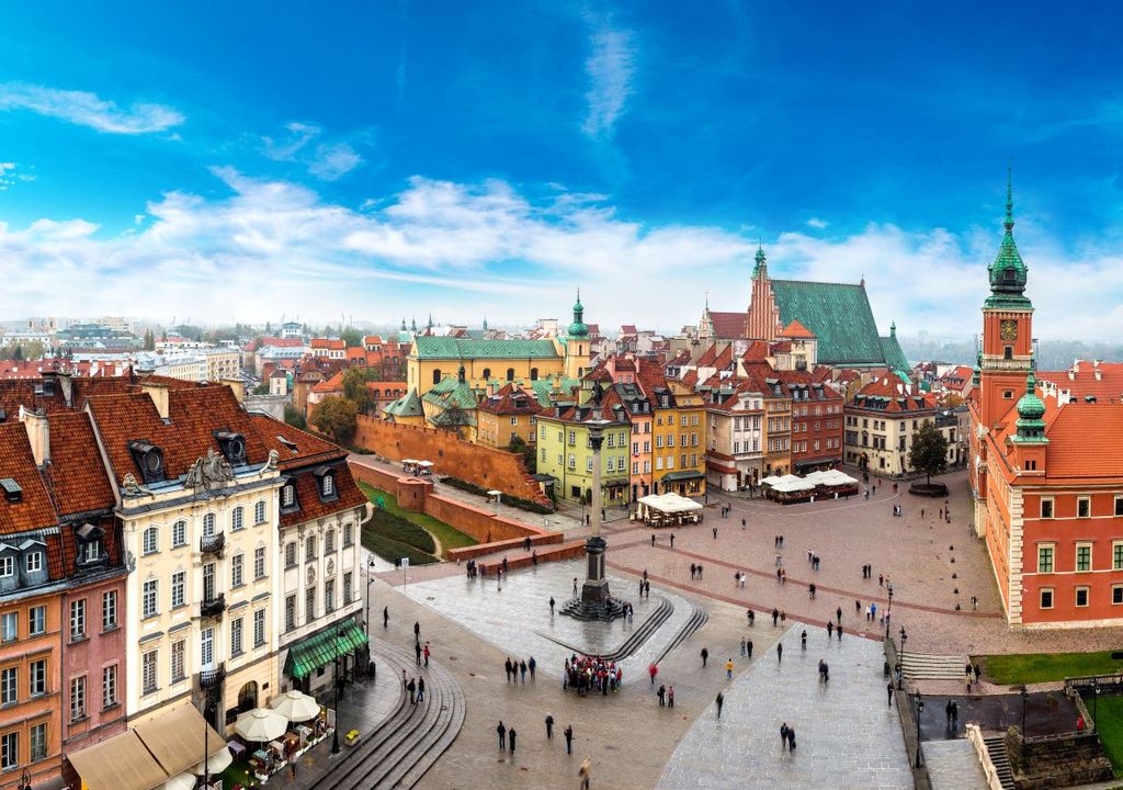 Polish capital Warsaw has record-breaking warm weather