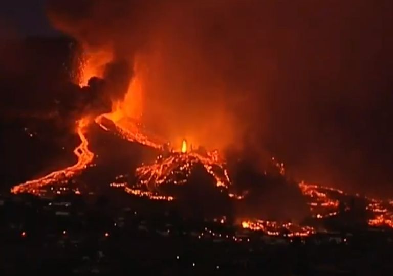 Vulkanausbruch auf La Palma (Update): Spektakuläre Nachtaufnahmen! Vulkanausbruch auf La Palma (Update): Spektakuläre Nachtaufnahmen!