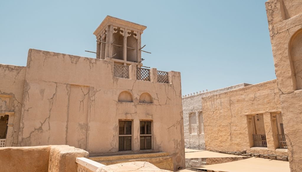Un badgir en una casa de arquitectura tradicional árabe.