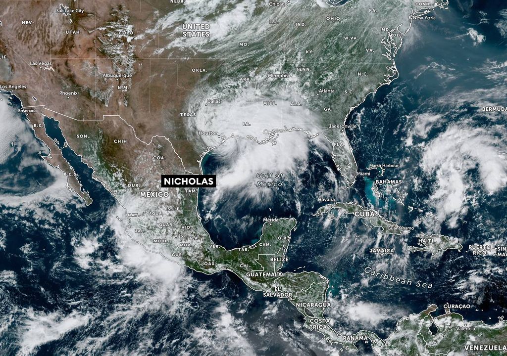 Huracán Nicholas rain fash flood Huracán Nicholas rain fash flood