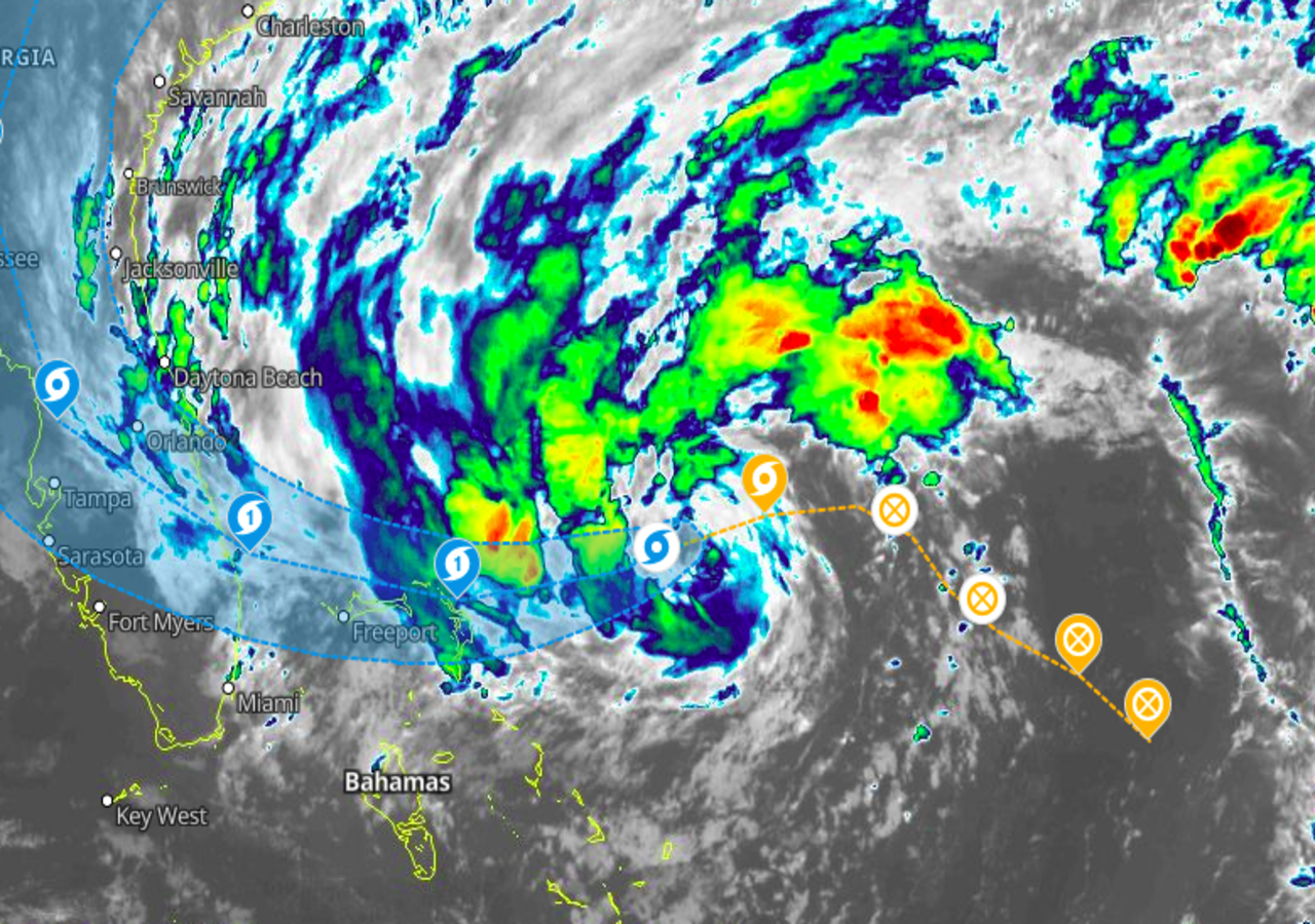 La tormenta tropical Nicole se intensificará a huracán mañana miércoles.