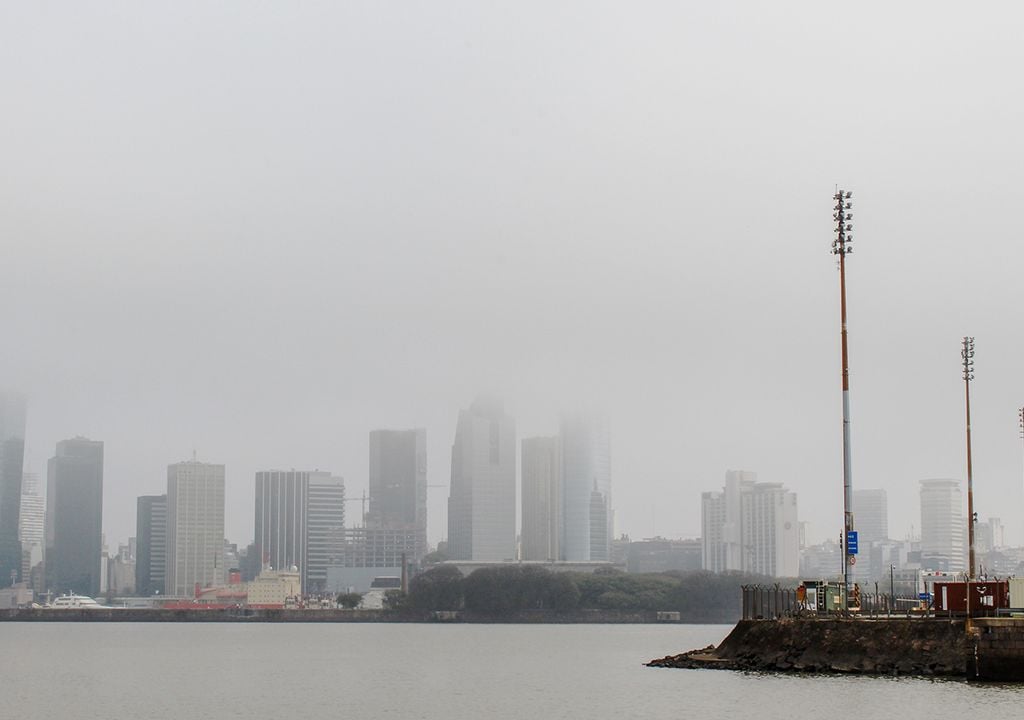 Nieblas AMBA Gran parte de esta semana, un paisaje similar —caracterizado por neblinas y bancos de niebla matinales— será repetitivo en el AMBA.
