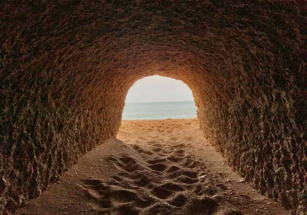 Túnel da Praia da Senhora da Rocha