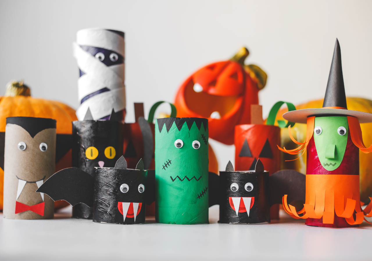 ¿Y si apostamos por sustos de papel —reciclables—, no plásticos? Por una decoración creativa y sustentable.