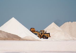 ¡No es nieve! Montañas de sal causan furor turístico en Egipto