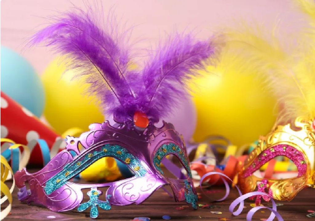 el lunes 4 y martes 5 de marzo para celebrar Carnaval 2025