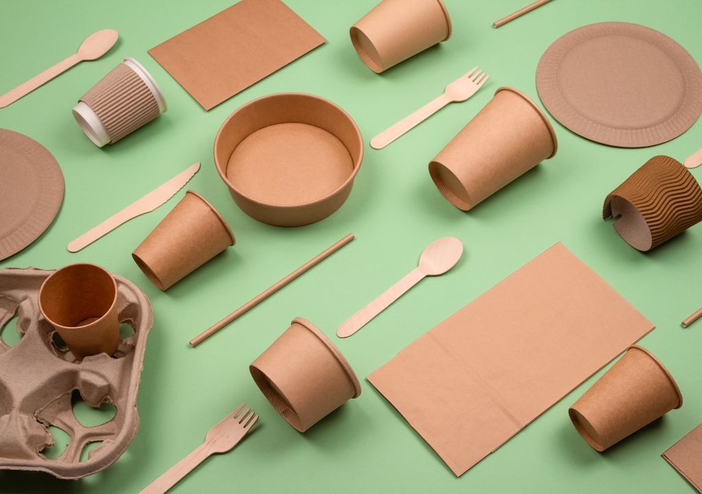 servicios, platos y vasos de papel y madera servicios, platos y vasos de papel y madera
