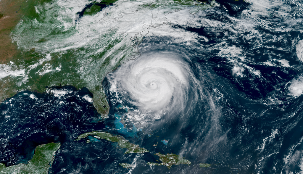 Imagen satelital de la NOAA del enorme huracán Erin desplazándose frente a la costa este de Estados Unidos, tomada el 20 de agosto de 2025. (Crédito de la imagen: NOAA)