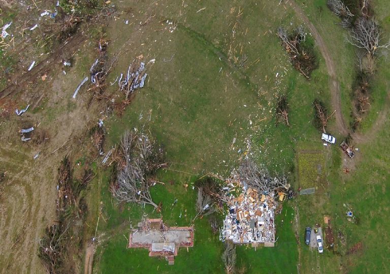 NOAA usa drones para ver daños de tornados en zonas remotas NOAA usa drones para ver daños de tornados en zonas remotas