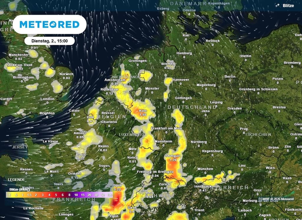 Am Dienstag zieht aus Westen eine neue Gewitterfront auf. Erneut kommt es zu Starkregen, Hagel und Sturmböen.