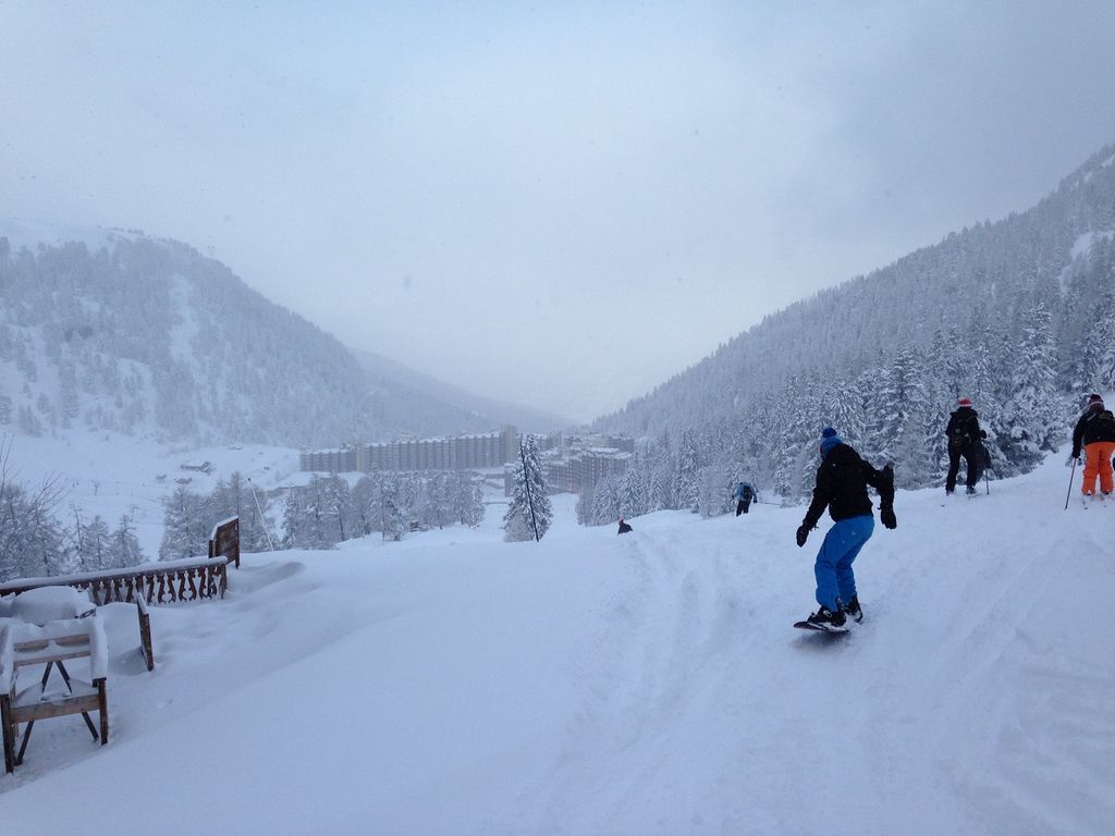 Après plus d'une saison sans ski alpin et sans remontées mécaniques, les stations de sports d'hiver atteignent avec impatience cette nouvelle saison.