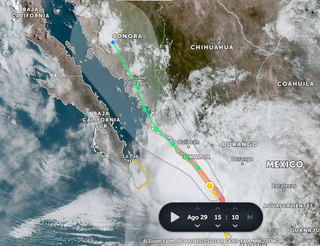 Nora prosigue su camino por la costa mexicana del Pacífico